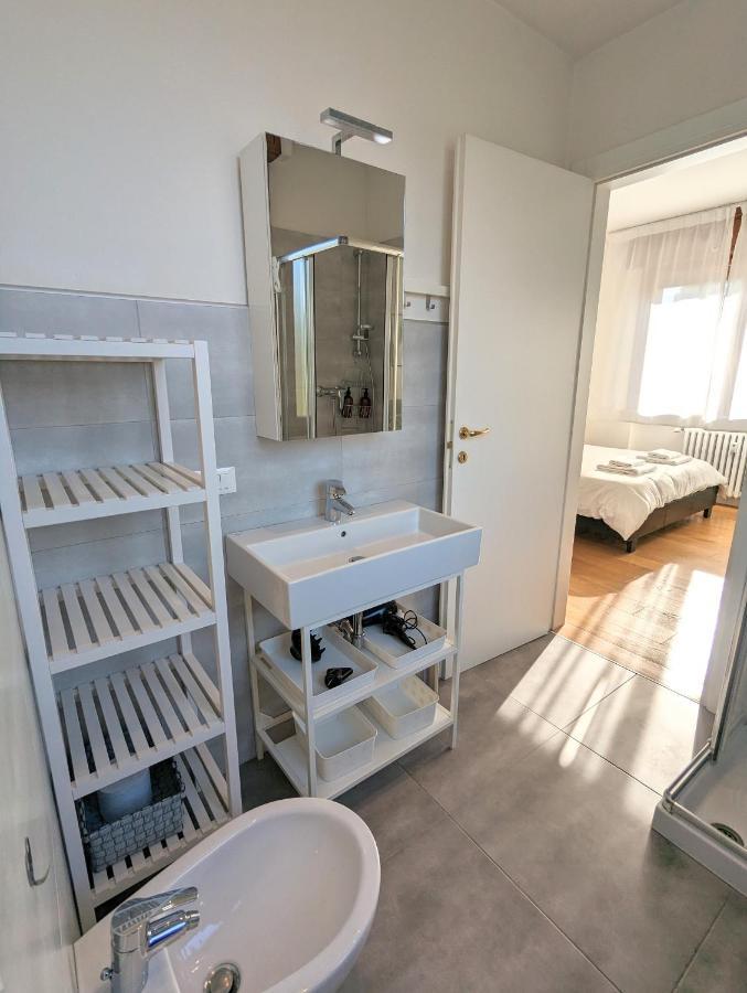 Convenient Family Apt With Private Parking Mestre Exterior foto